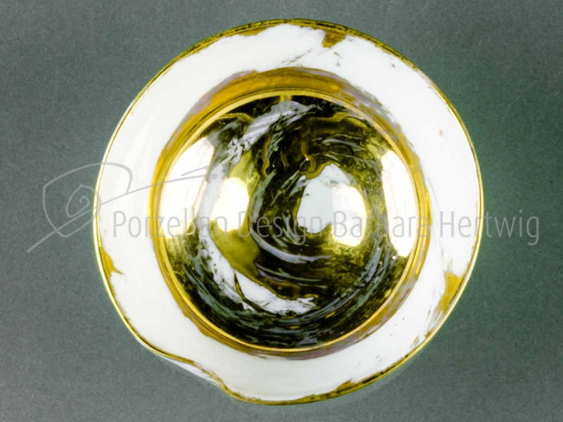 Preview: kleine Porzellanschale mit Goldrand und -boden