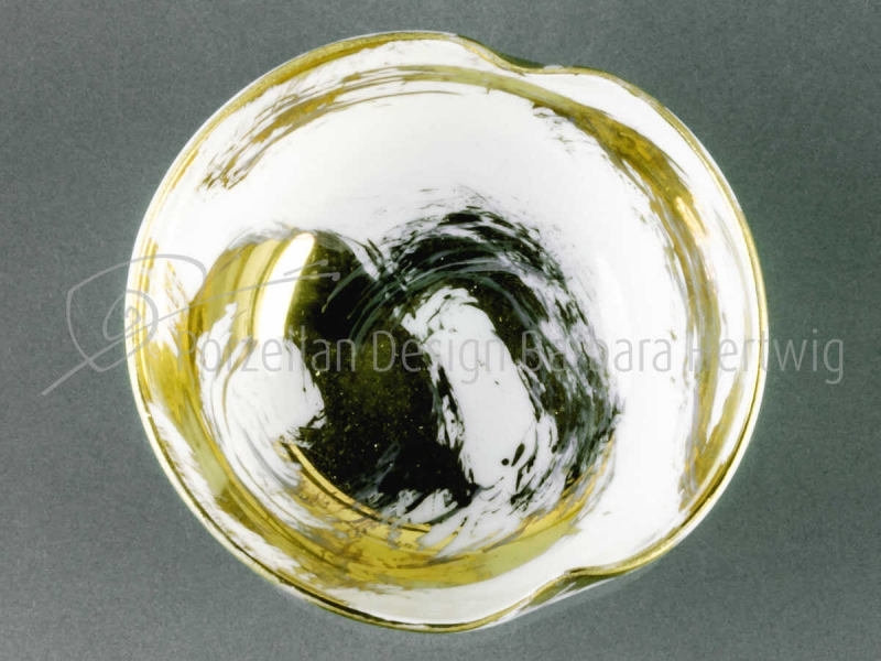 Preview: mittlere Porzellanschale mit Goldrand und -boden