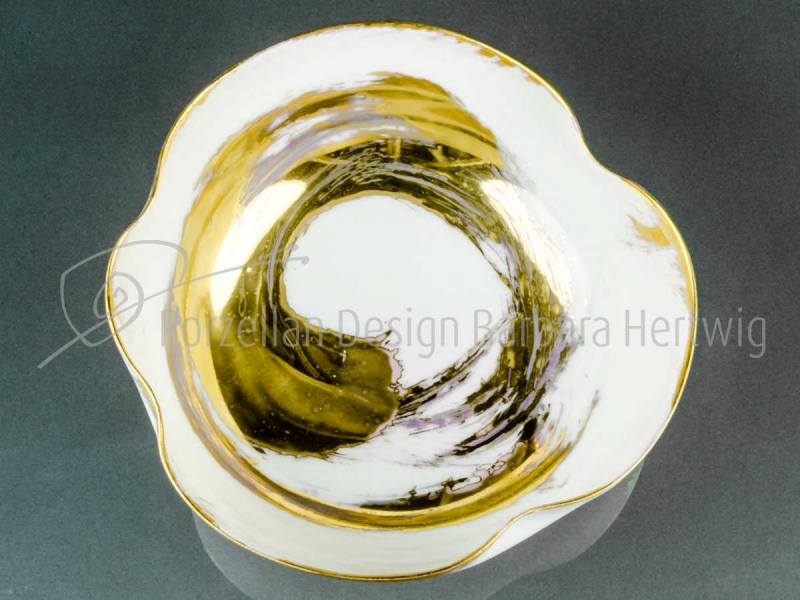 Preview: große Porzellanschale mit Goldrand und -boden