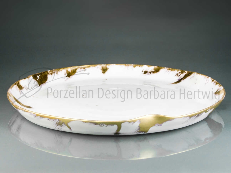 große Porzellanschale mit Goldrand